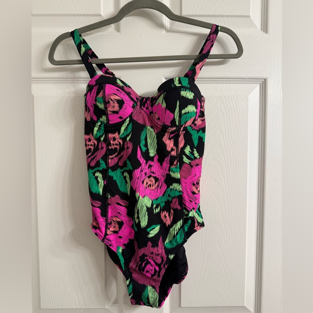 New Betsey Johnson Bandeau One Piece Swimsuit, Lush Meadow Rose, Size S